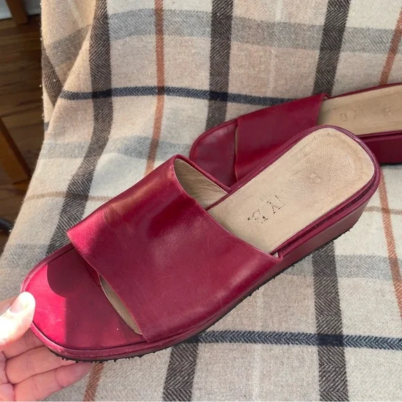 Authentic 90s Platform Sandals - Picture 2 of 9